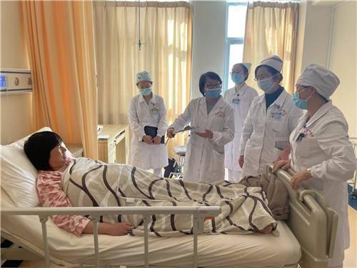 延安医院吃瓜事件视频播放,视频曝光引发网友热议