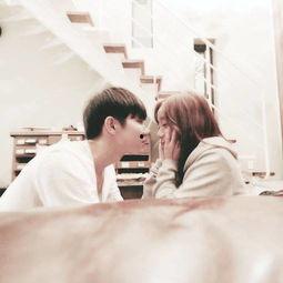 情侣亲吻吃瓜视频大全,情侣亲吻吃瓜视频大盘点