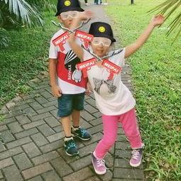 小朋友吃贝贝瓜的视频,小朋友欢乐品尝美味瞬间