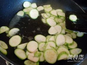小瓜怎么做干吃视频,轻松学会在家自制美味干瓜